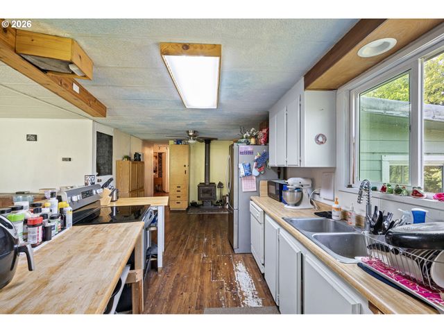 25669 COCHRAN Ct, Veneta, OR 97487