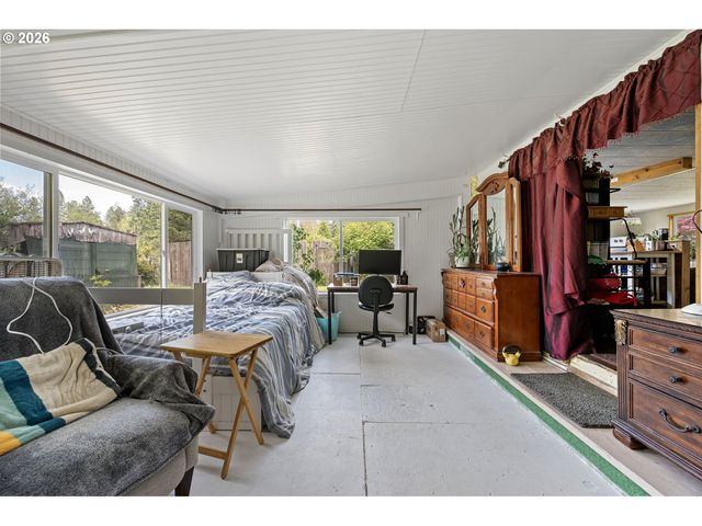 25669 COCHRAN Ct, Veneta, OR 97487
