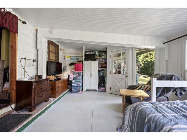 25669 COCHRAN Ct, Veneta, OR 97487