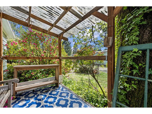 25669 COCHRAN Ct, Veneta, OR 97487