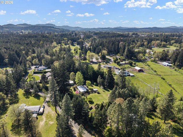 25669 COCHRAN Ct, Veneta, OR 97487