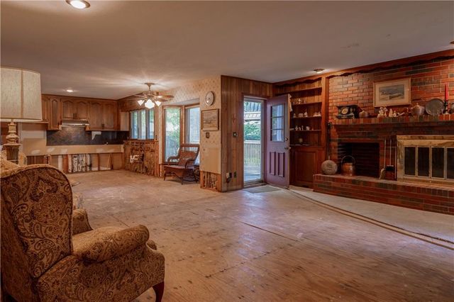 538 Lindley Drive, Lawrence, KS 66049