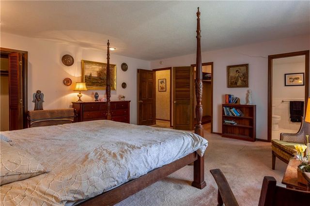 538 Lindley Drive, Lawrence, KS 66049