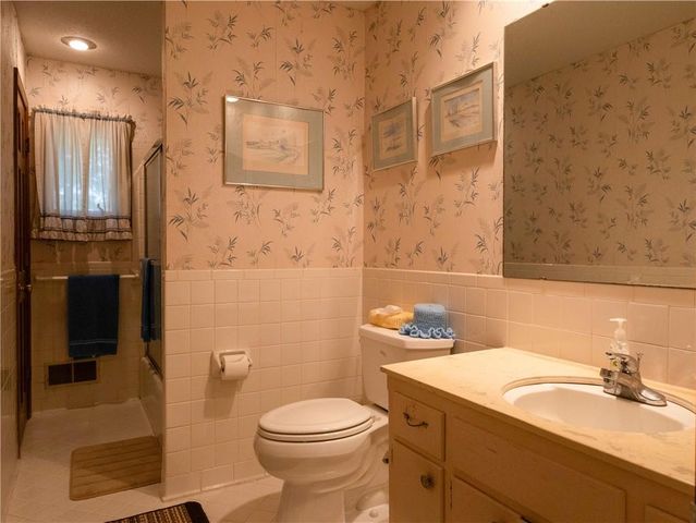 538 Lindley Drive, Lawrence, KS 66049