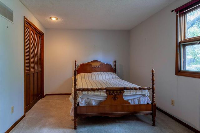 538 Lindley Drive, Lawrence, KS 66049