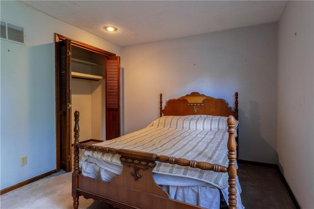 538 Lindley Drive, Lawrence, KS 66049