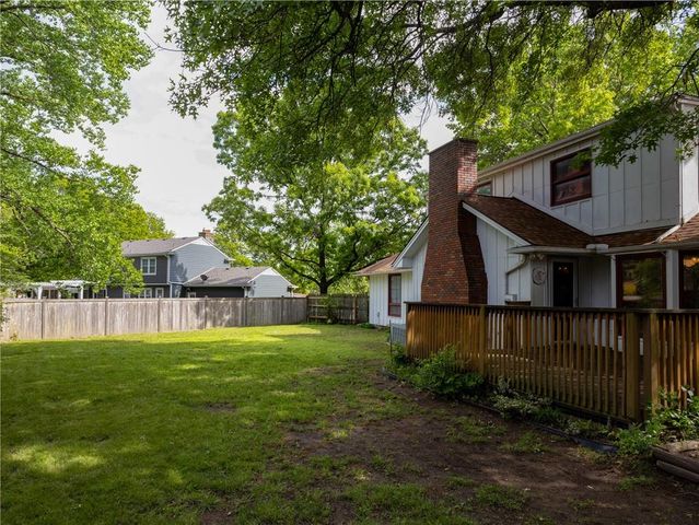 538 Lindley Drive, Lawrence, KS 66049