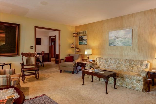 538 Lindley Drive, Lawrence, KS 66049