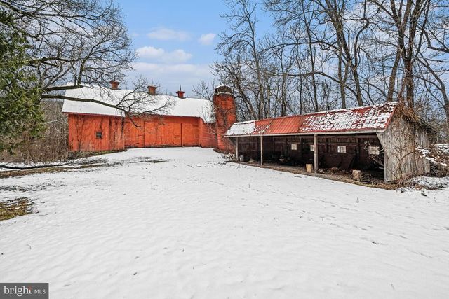 1231 CLARKS VALLEY RD, Dauphin, PA 17018