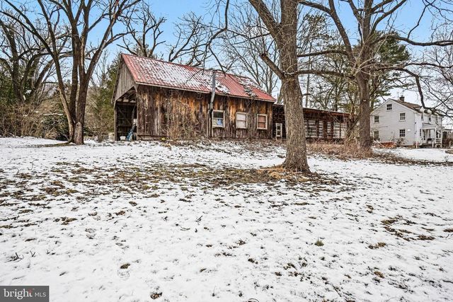 1231 CLARKS VALLEY RD, Dauphin, PA 17018