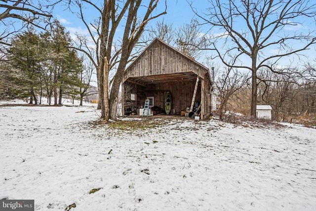 1231 CLARKS VALLEY RD, Dauphin, PA 17018