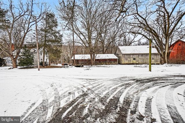 1231 CLARKS VALLEY RD, Dauphin, PA 17018