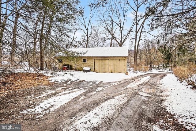 1231 CLARKS VALLEY RD, Dauphin, PA 17018