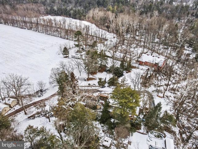 1231 CLARKS VALLEY RD, Dauphin, PA 17018