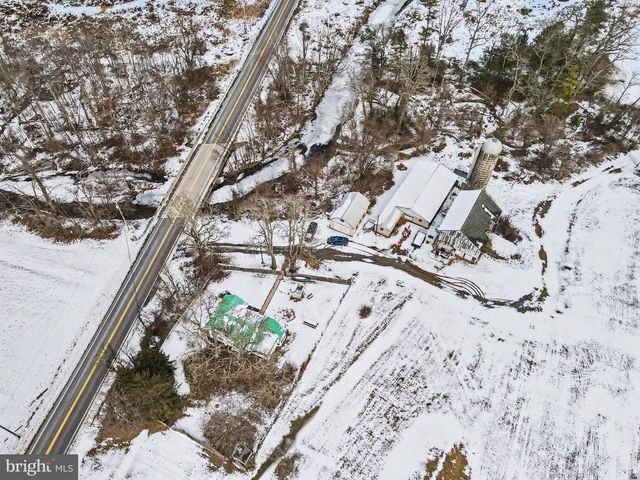 1231 CLARKS VALLEY RD, Dauphin, PA 17018