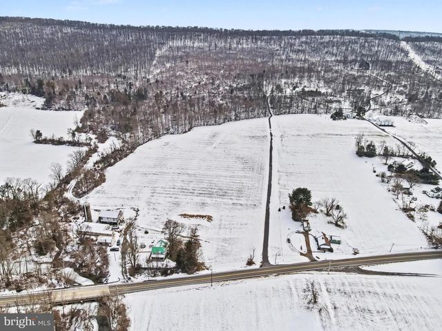 1231 CLARKS VALLEY RD, Dauphin, PA 17018