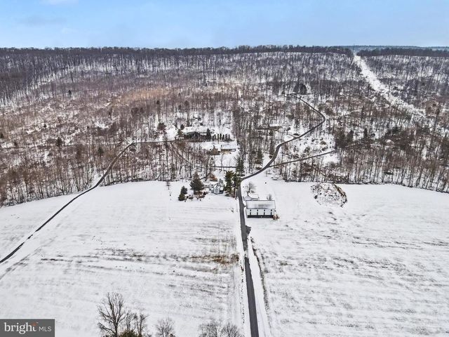 1231 CLARKS VALLEY RD, Dauphin, PA 17018