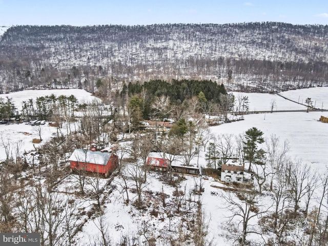 1231 CLARKS VALLEY RD, Dauphin, PA 17018