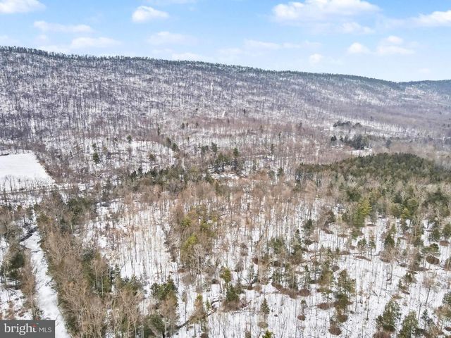 1231 CLARKS VALLEY RD, Dauphin, PA 17018