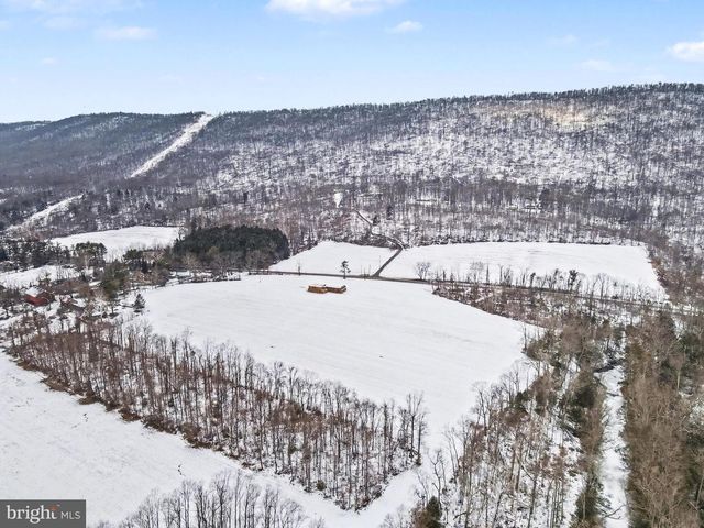 1231 CLARKS VALLEY RD, Dauphin, PA 17018