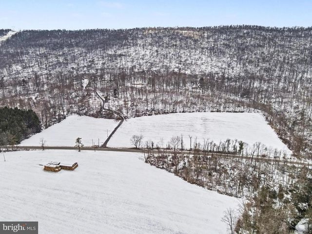 1231 CLARKS VALLEY RD, Dauphin, PA 17018