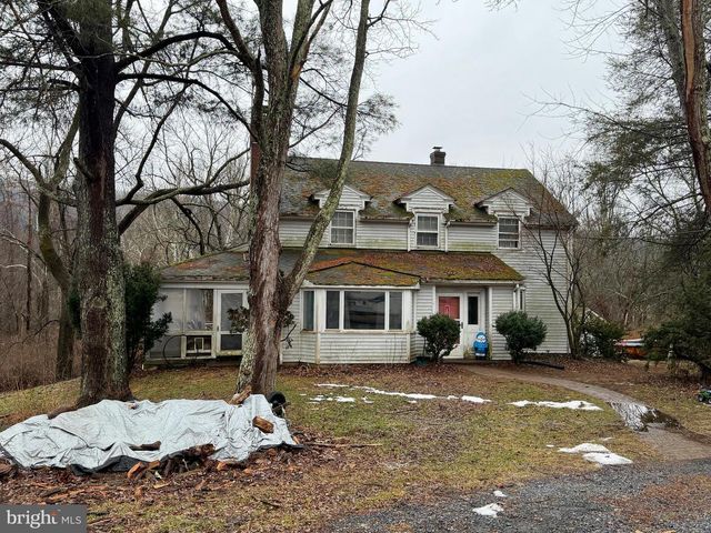 1231 CLARKS VALLEY RD, Dauphin, PA 17018