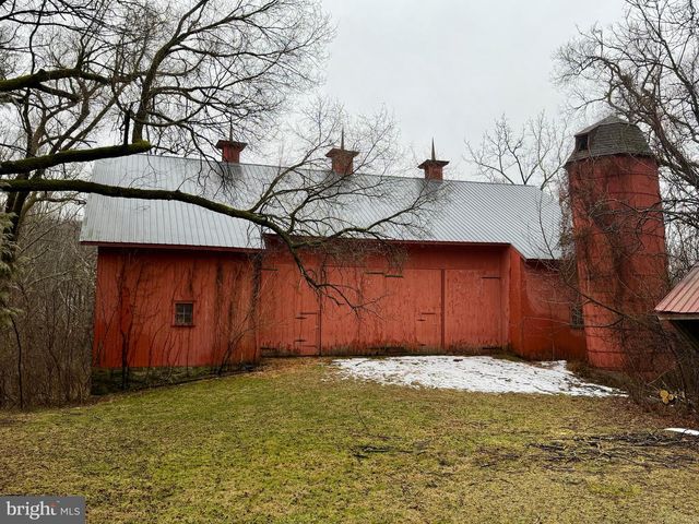 1231 CLARKS VALLEY RD, Dauphin, PA 17018