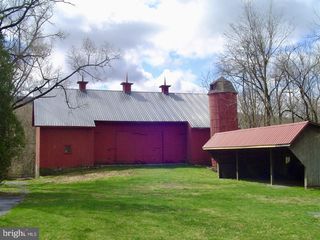 1231 CLARKS VALLEY RD, Dauphin, PA 17018