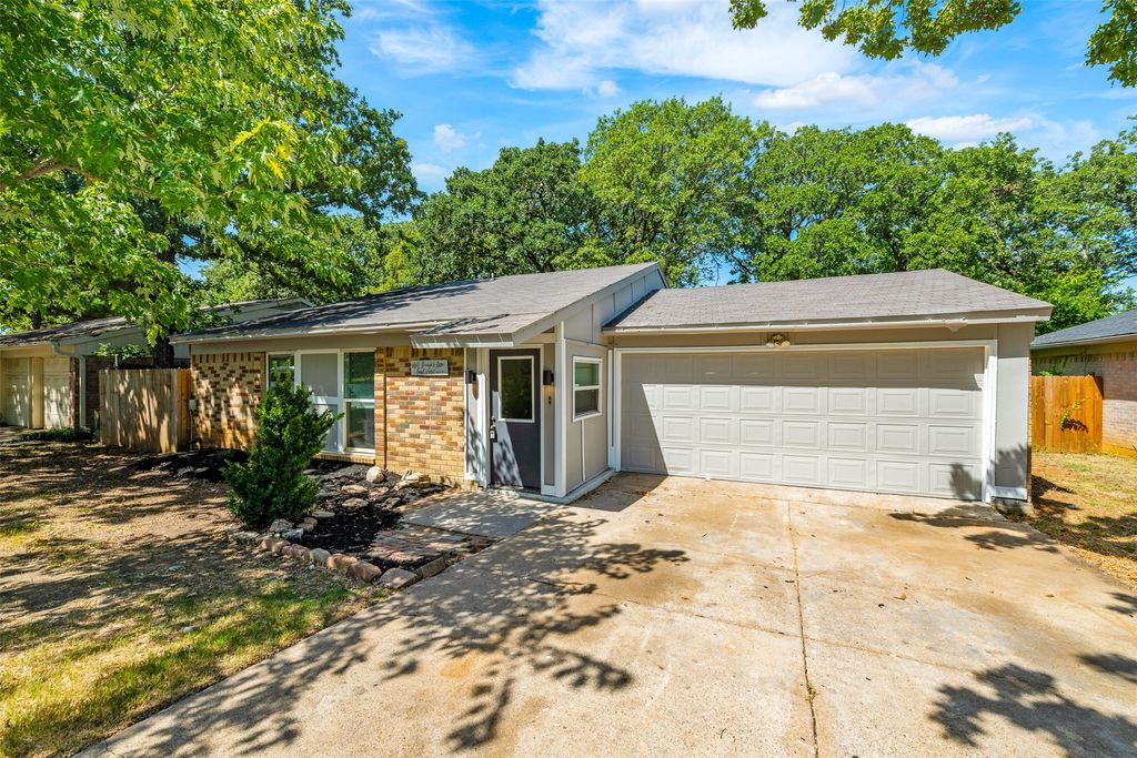 5306 Lansingford Trail, Arlington, TX 76017