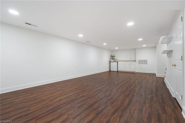 220 Coghill Drive, Winston-salem, NC 27103