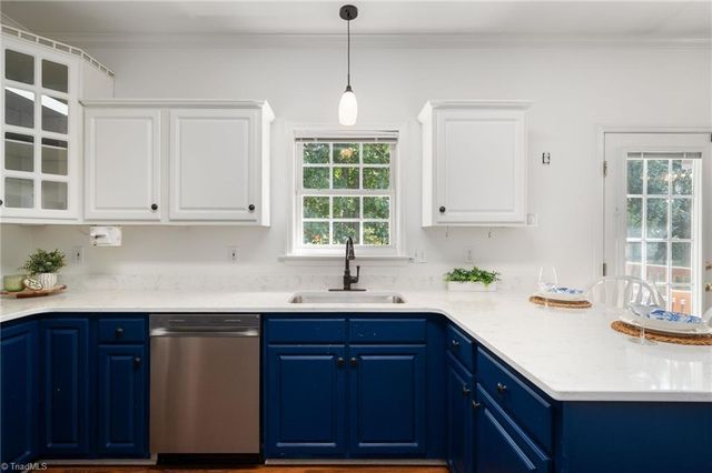 220 Coghill Drive, Winston-salem, NC 27103