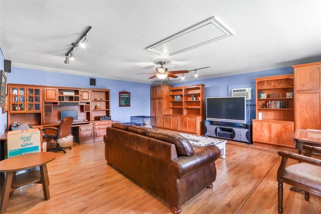 15714 Spring Trail, Houston, TX 77095