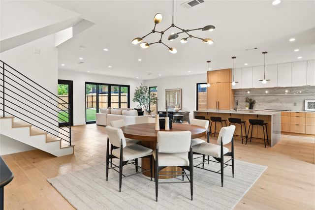 1005 W Johanna ST W, Austin, TX 78704