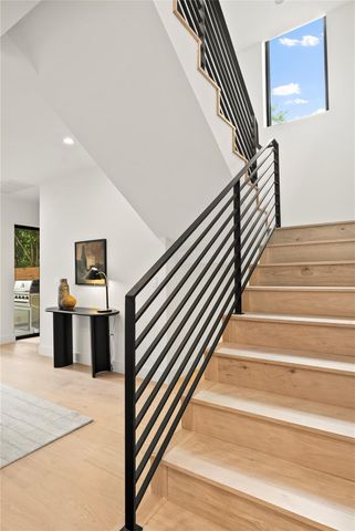 1005 W Johanna ST W, Austin, TX 78704