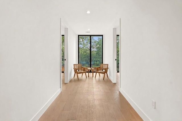1005 W Johanna ST W, Austin, TX 78704