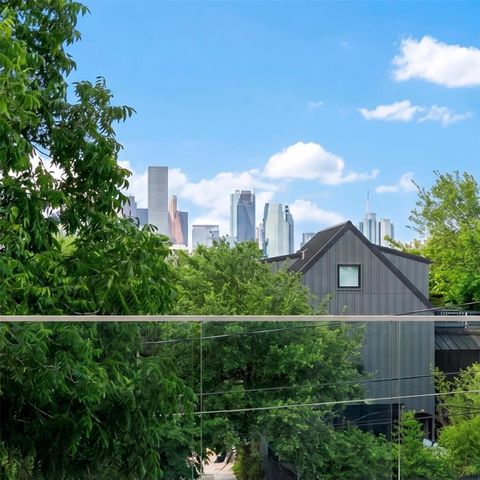 1005 W Johanna ST W, Austin, TX 78704
