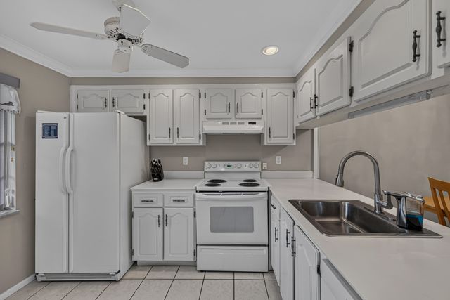 1205 Bahama Bend F1, Coconut Creek, FL 33066