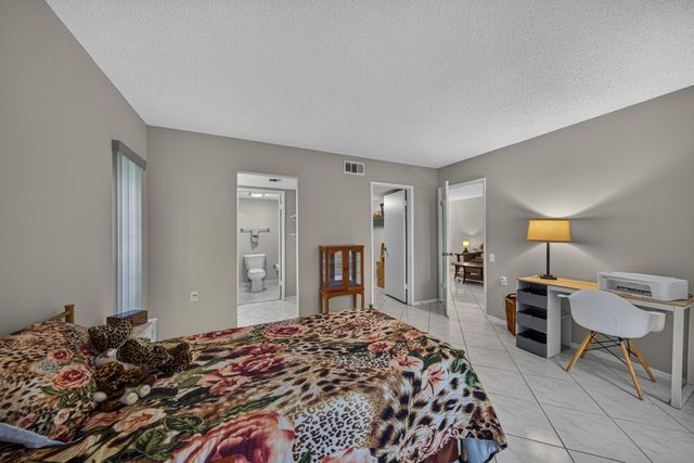 1205 Bahama Bend F1, Coconut Creek, FL 33066