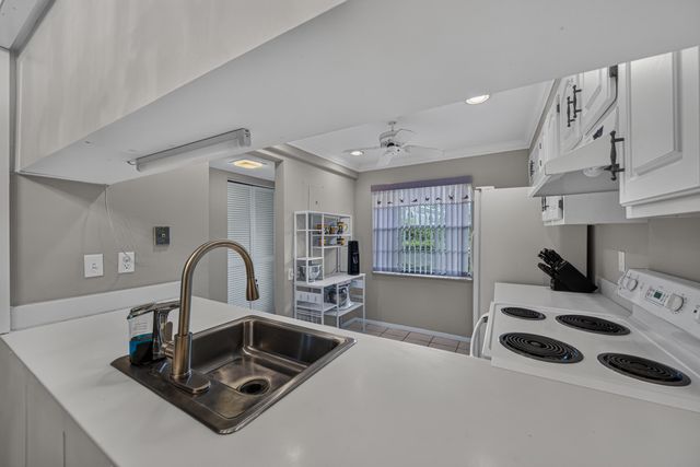 1205 Bahama Bend F1, Coconut Creek, FL 33066