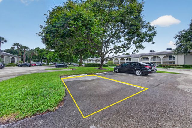 1205 Bahama Bend F1, Coconut Creek, FL 33066