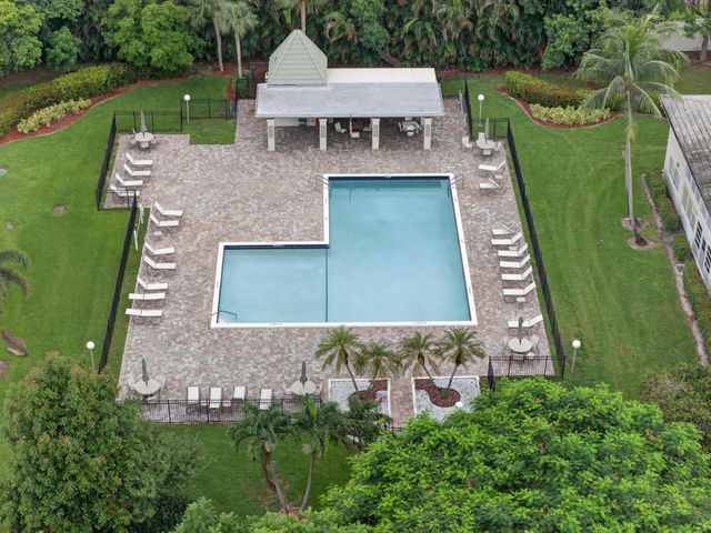 1205 Bahama Bend F1, Coconut Creek, FL 33066
