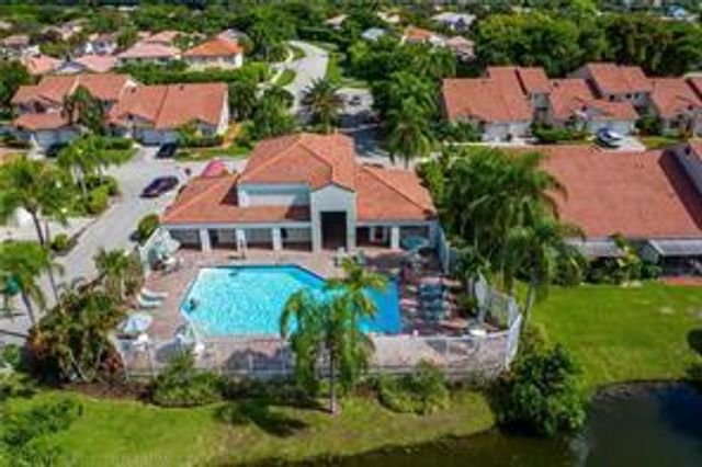 7610 Pinewalk Drive S 128, Margate, FL 33063