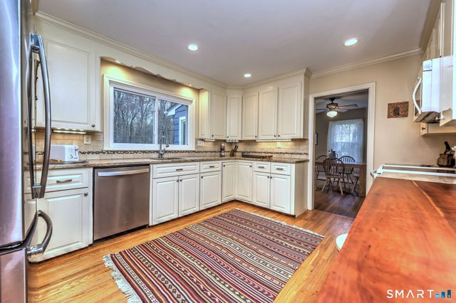 14 Ann Drive, Bethany, CT 06524