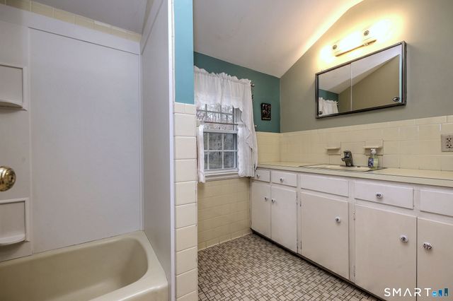 14 Ann Drive, Bethany, CT 06524