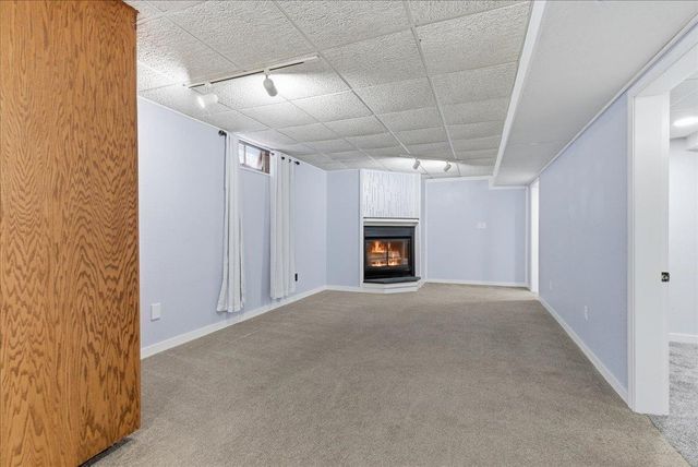 89 3Rd St Street, Hudson, IA 50643