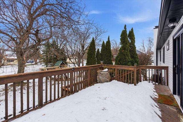 89 3Rd St Street, Hudson, IA 50643