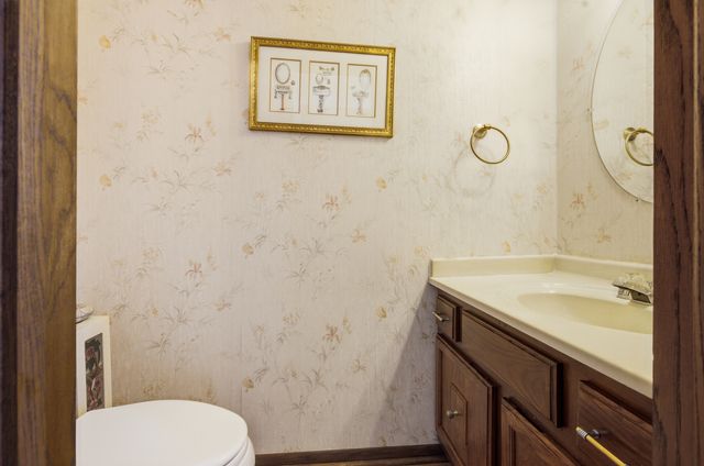 1641 Missouri Drive, Elk Grove Village, IL 60007