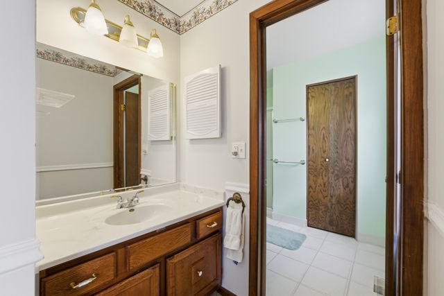 1641 Missouri Drive, Elk Grove Village, IL 60007