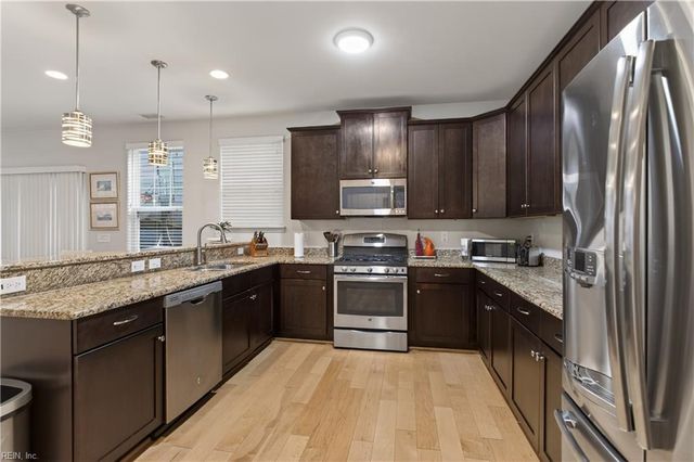 305 Ford DR, Suffolk, VA 23435