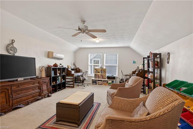 305 Ford DR, Suffolk, VA 23435